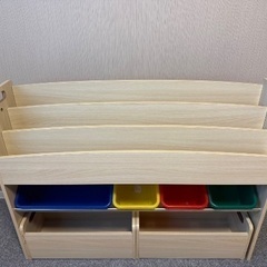 子供用絵本棚の画像