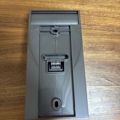 Dyson 掃除機スタンド(壁につけるタイプ)の画像