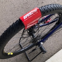 Specialized Stumpjumperのマウンテンバイク、26インチ、フルサスペンションの画像