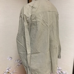 猫　ブラウス　襟に一部脱色ありの画像