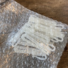 美品ベージュ木目柄カーテンレールの画像