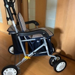シルバーカー　歩行器
の画像