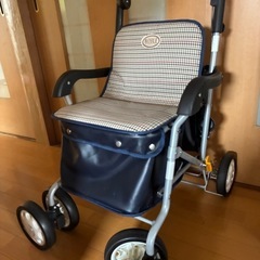 シルバーカー　歩行器
の画像