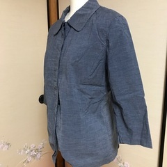 濃紺　シャツ　ストレッチ　色褪せなし