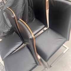 ダイニングテーブルと椅子4点セットの画像