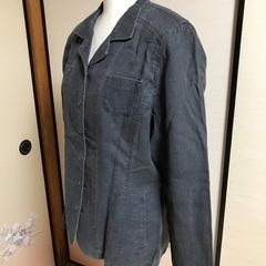 グレー　見た目より柔らかい