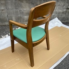 肘付食堂椅子の画像