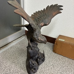 オブジェ　鷹の画像