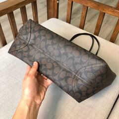 COACH トートバッグの画像