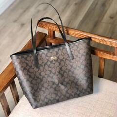 COACH トートバッグの画像