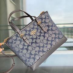 COACH モリー トートバッグの画像