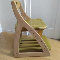 学習机の木製イスの画像