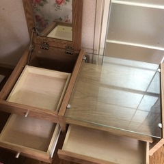 ドレッサー ・  テーブル ・ 収納家具
の画像