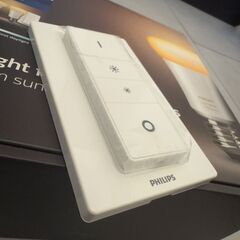Philips Hue(ヒュー) | ホワイトグラデーション スターターセット | E26スマートLEDライト2個+ブリッジ1個+ディマースイッチ1個 |【Amazon Echo Google Home Siri】IoTの画像