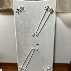 折りたたみテーブルの画像