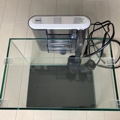 水槽,フィルター,ライト,ヒーターのセットの画像