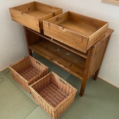 木製コンソールテーブルの画像