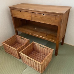 木製コンソールテーブルの画像