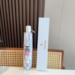 シャネル 三つ折り自動折りたたみ傘の画像