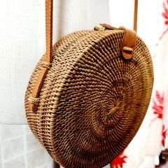 ＆ハイクオリティ＆自然素材。ぬくもりの感じられる美しいデザインのアタバッグ、いかがでしょうか？の画像