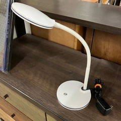 I2508-352  LED調光式デスクライト　DS-LD21AH 年式不明　通電確認済　キズ汚れ有りの画像