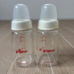 ピジョンガラス哺乳瓶120ml2本・コンビ哺乳瓶消毒(除菌じょ〜ず)・哺乳瓶水切りトレーの画像