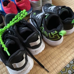 17〜20cm 子供スニーカー　キッズ　adidasなどの画像