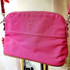 HERMÈS(エルメス) ノベルティ布バッグ。色違い２個セット。ポーチとしても使える可愛らしいデザインのお品、いかがでしょうか？の画像