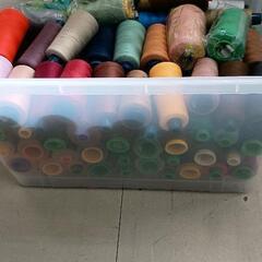 0812-212 ロックミシン糸　まとめ売りの画像