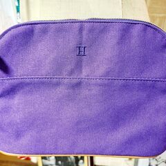 HERMÈS(エルメス) ノベルティ布バッグ。色違い２個セット。ポーチとしても使える可愛らしいデザインのお品、いかがでしょうか？の画像