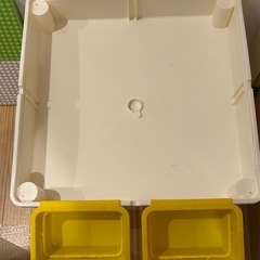 レゴブロックテーブルの画像