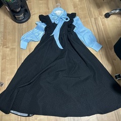 ブラウスとワンピースのセットの画像