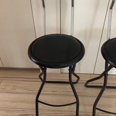 折りたたみイス２脚の画像
