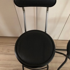 折りたたみイス２脚の画像