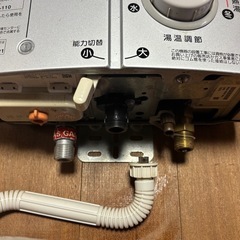 Rinnai リンナイ RUS-V560 (SL) ガス瞬間湯沸かし器 2019年製 元止め式 LPガス 中古品 2019年製　の画像