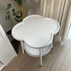サイドテーブルの画像