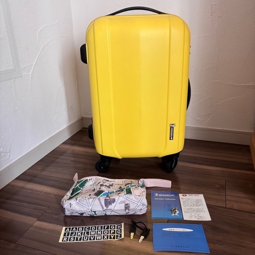 ①衣川産業  Michelin キャリーケース スーツケース イエロー 30L