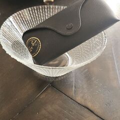 100円ガラスの器の画像