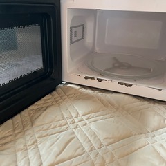 電子レンジ、トースター、コンロセットの画像