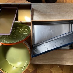 TDLで買ったクッキーの
空き缶の画像