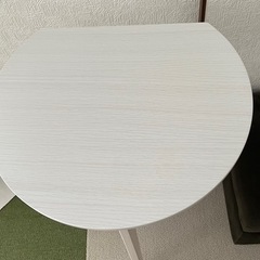 【錦糸町 押上 無料】丸サイドテーブル白 H54W40 棚付き  取りに来てくれる方への画像
