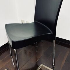 メタルレッグチェア　２つの画像