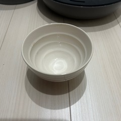 鍋、フライパン、皿の画像