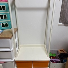 子どもハンガーラックの画像
