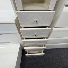 ✨大理石調デザインの食器棚✨の画像