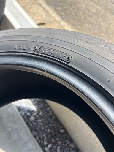 国産トーヨータイヤ　215/55r17　