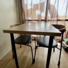 Table and chair set free の画像