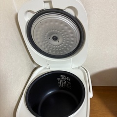 アイリスオーヤマ 炊飯器　5.5合炊きの画像