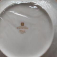 ジバンシーデザインの食器の画像