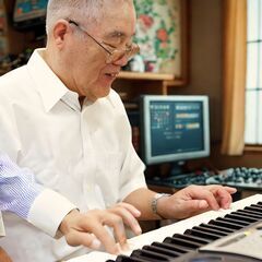 【シニア向け出張ピアノレッスン♪】あなたの好きな曲でレッスン！あなただけの楽譜を作ります！未経験・初心者大歓迎◎の画像